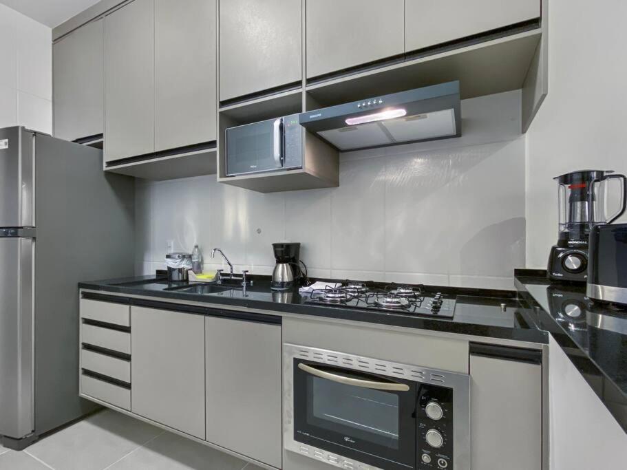 Espacoso Lareira Eletrica 2 Quartos Decorado Apartamento *